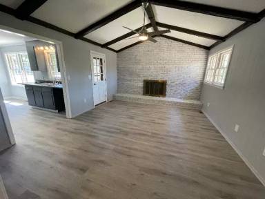 Main picture of 504 Bonanza Cir