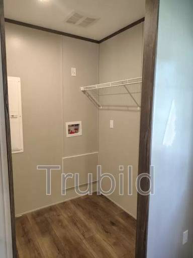 Main picture of 8 Club Cir