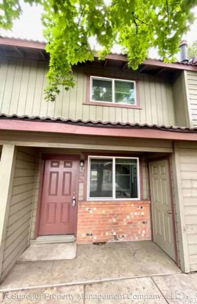 Main picture of 112 SE Cleveland Ave