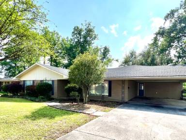 Main picture of 2121 Oliver Rd