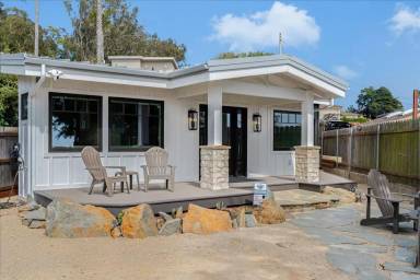 Main picture of 275 Main St