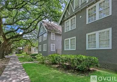 Main picture of 910 S Carrollton Ave