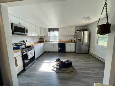 Main picture of 1021 Poole Rd