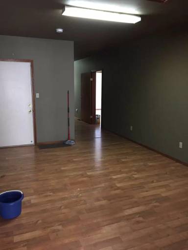 Main picture of 121 W 1st St