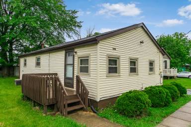 Main picture of 6027 Roselawn Ave