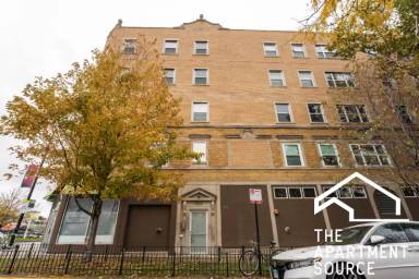 Main picture of 1544 W Glenlake Ave Apartments