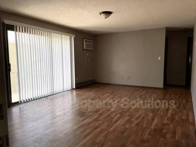 Main picture of 305 E Bismarck Expy