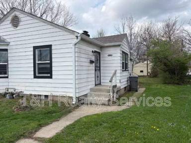 Main picture of 4734 E 34th St