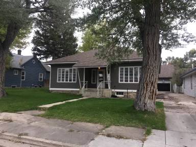 Main picture of 115 W Maple St