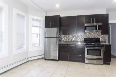 Main picture of 3147 Washington St