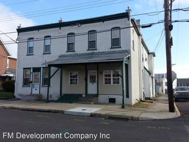 Main picture of 402 E Vine St