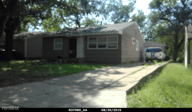 Main picture of 3213 SE Humboldt St
