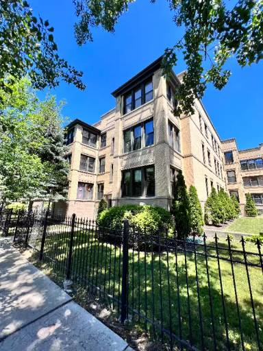 Main picture of 4827 N Kimball Ave