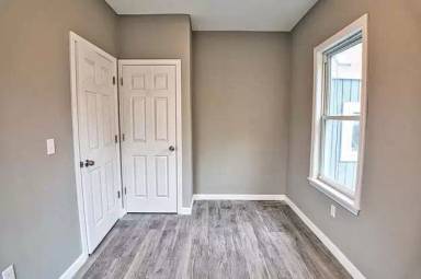Main picture of 62 Bay St