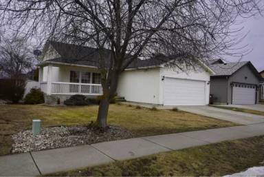 Main picture of 1715 E Calkins Ave