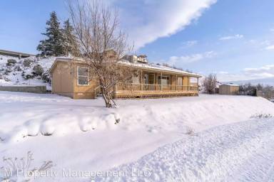 Main picture of 42 31st St NE