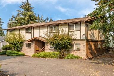 Main picture of 3021 S Orchard St