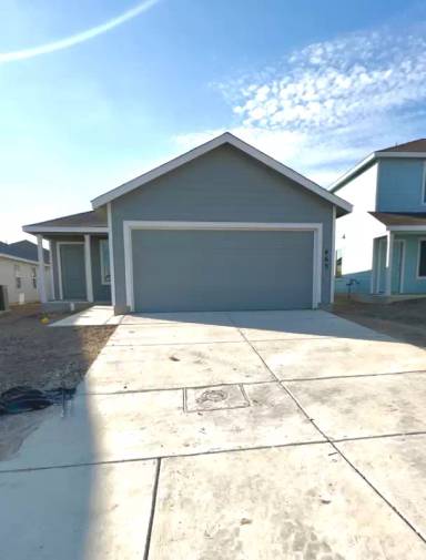 Main picture of 465 Sarah Way