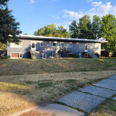 Main picture of 1419 S Willson Ave