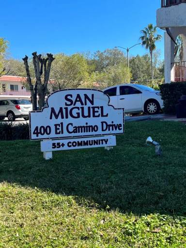Main picture of 400 El Camino Dr