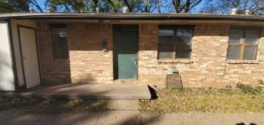 Main picture of 210 E Main St