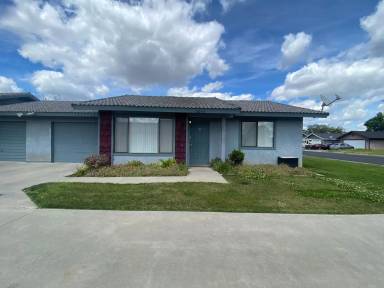 Main picture of 2054 Parker Pl