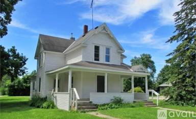 Main picture of 527 N Armstrong Ave