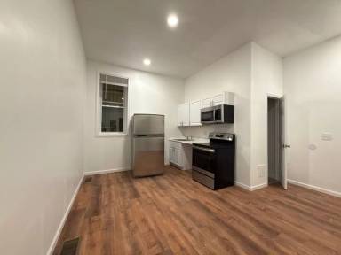 Main picture of 318 N Paca St