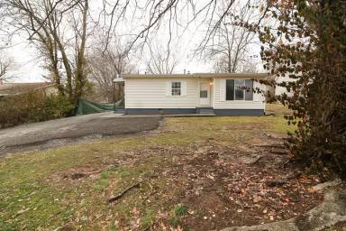 Main picture of 407 Knox Ave
