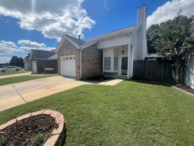 Main picture of 2708 Swallow Ln