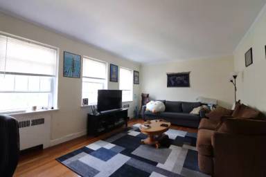 Main picture of 1129 Beacon St