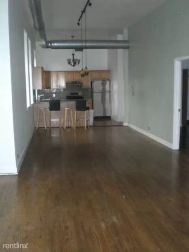 Main picture of 1514 N Milwaukee Ave