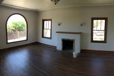 Main picture of 2110 E 20th St