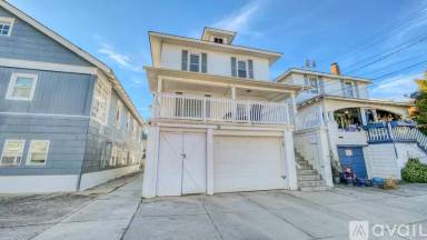 Main picture of 8 N Nashville Ave