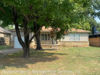 Main picture of 2605 E 55th Pl