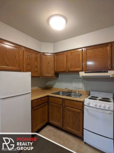 Main picture of 1446 N Dearborn St