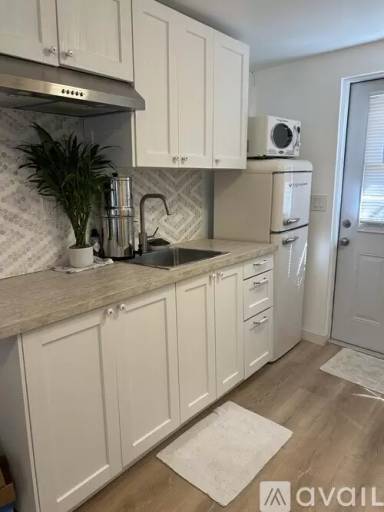 Main picture of 1040 Andrews Rd