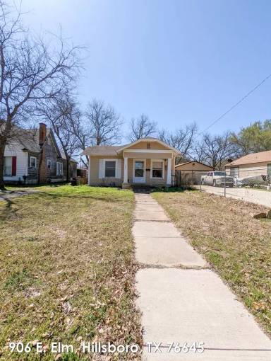 Main picture of 906 E Elm St