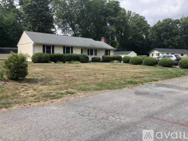Main picture of 83 Pinewood Ct