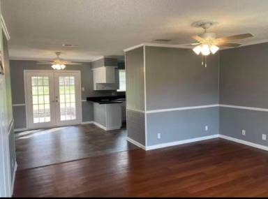 Main picture of 306 Northwest Dr