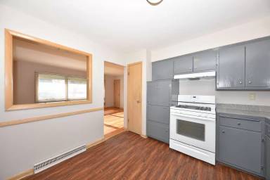 Main picture of 7909 W Congress St