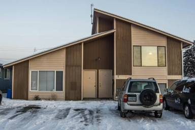 Main picture of 2918 N Stone St