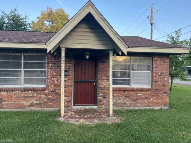 Main picture of 2217 16th Ave