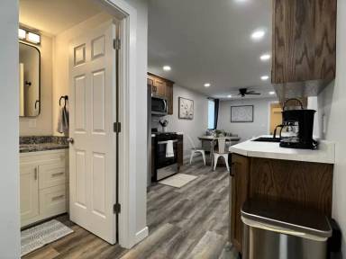 Main picture of 423 Adams Ave