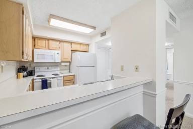 Main picture of University Inn Condo
