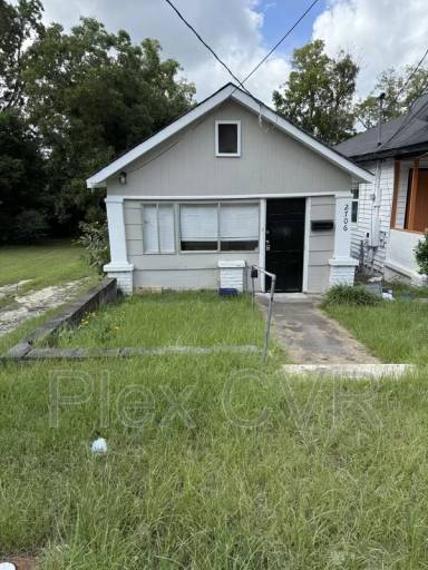 Main picture of 2706 Baldwin St