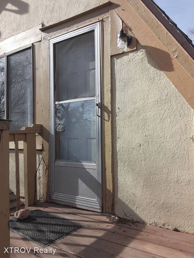 Main picture of 136 N Madison St