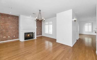 Main picture of 229 W Portland St