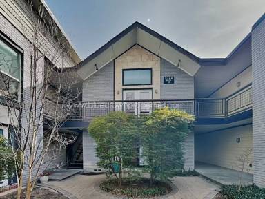 Main picture of 2722 Knight St