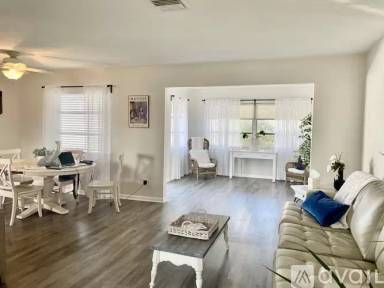 Main picture of 2338 Nash St